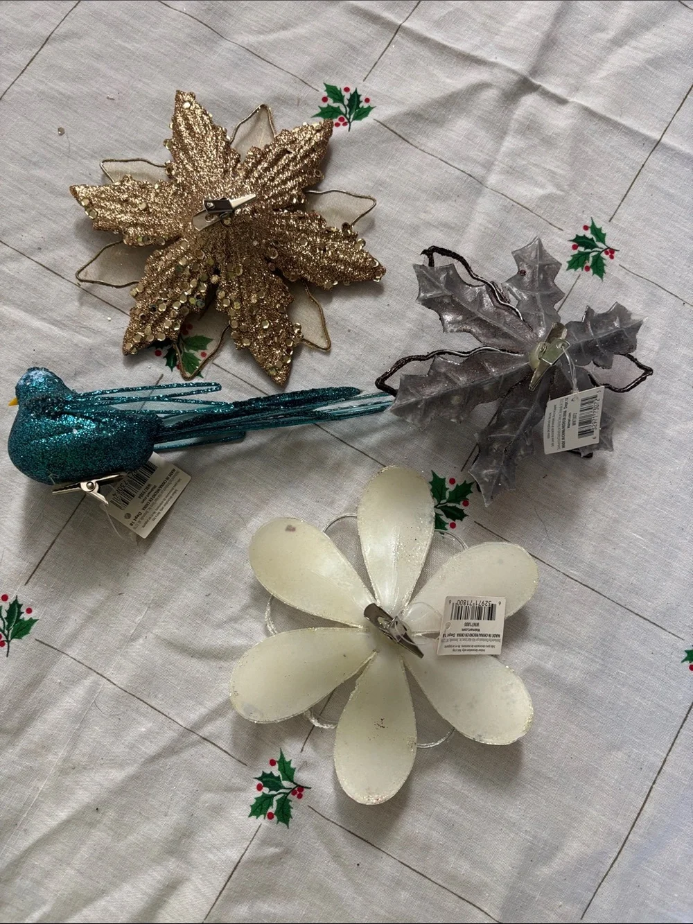 Home Accents Glitter Floral and Bird Clips- 4pcs.